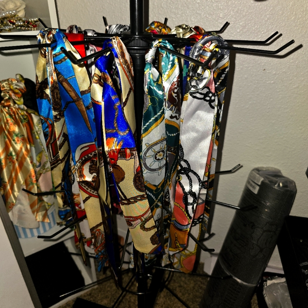 Beautiful Unbranded Twilly Sets (PRICE IS FOR 1 SET)